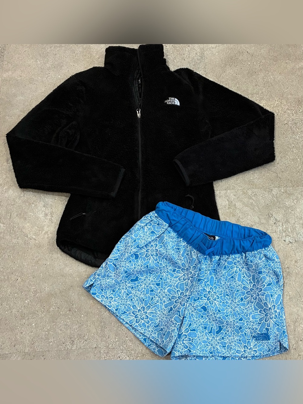 Womens NORTH FACE Fleece Jacket & Shorts, sz XS